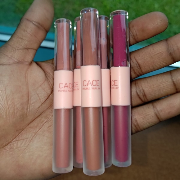 Lip glosses - Picture 2 of 6
